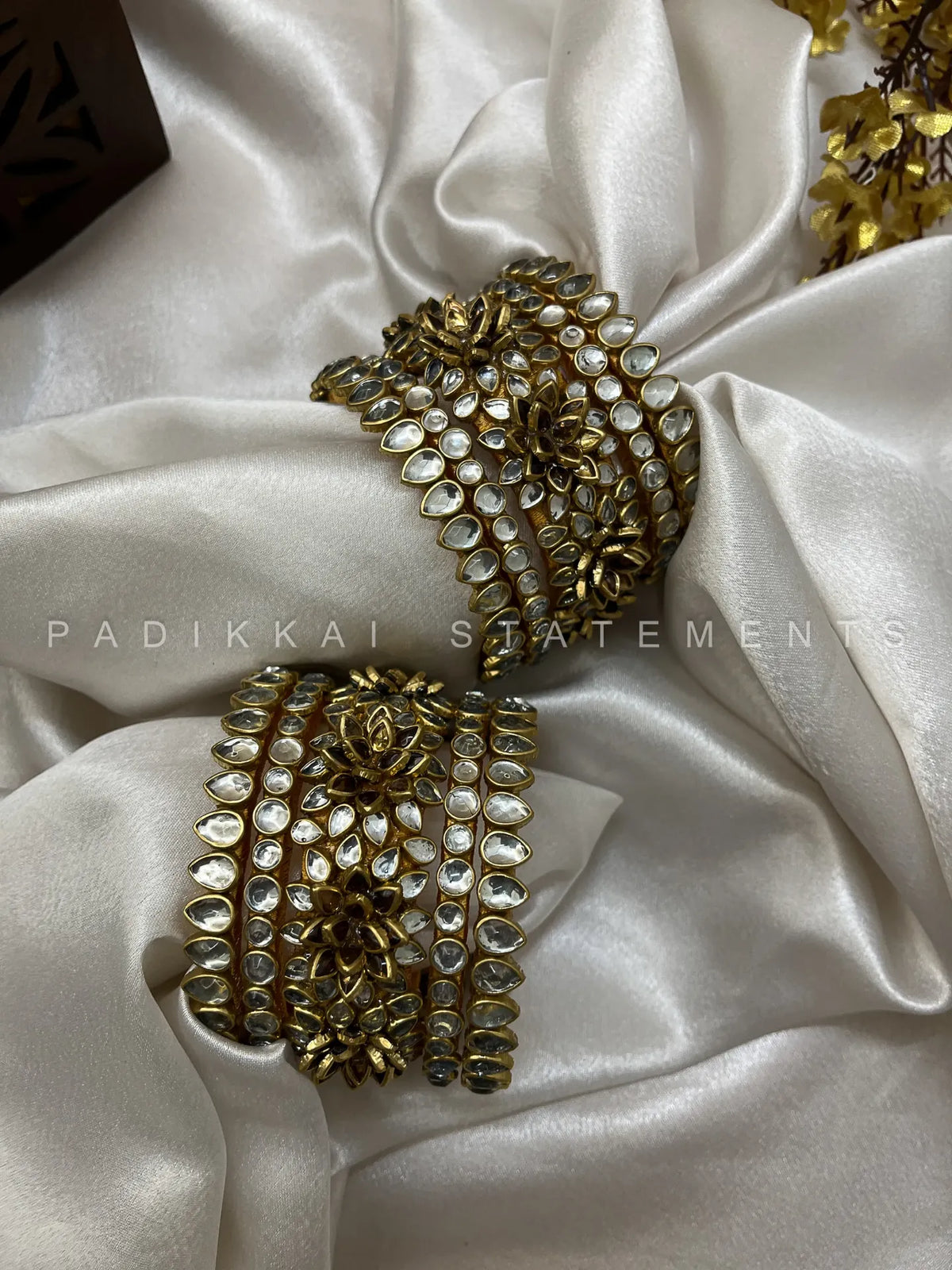 Ivory Aura Floral Kundan Set - Ivory and Gold