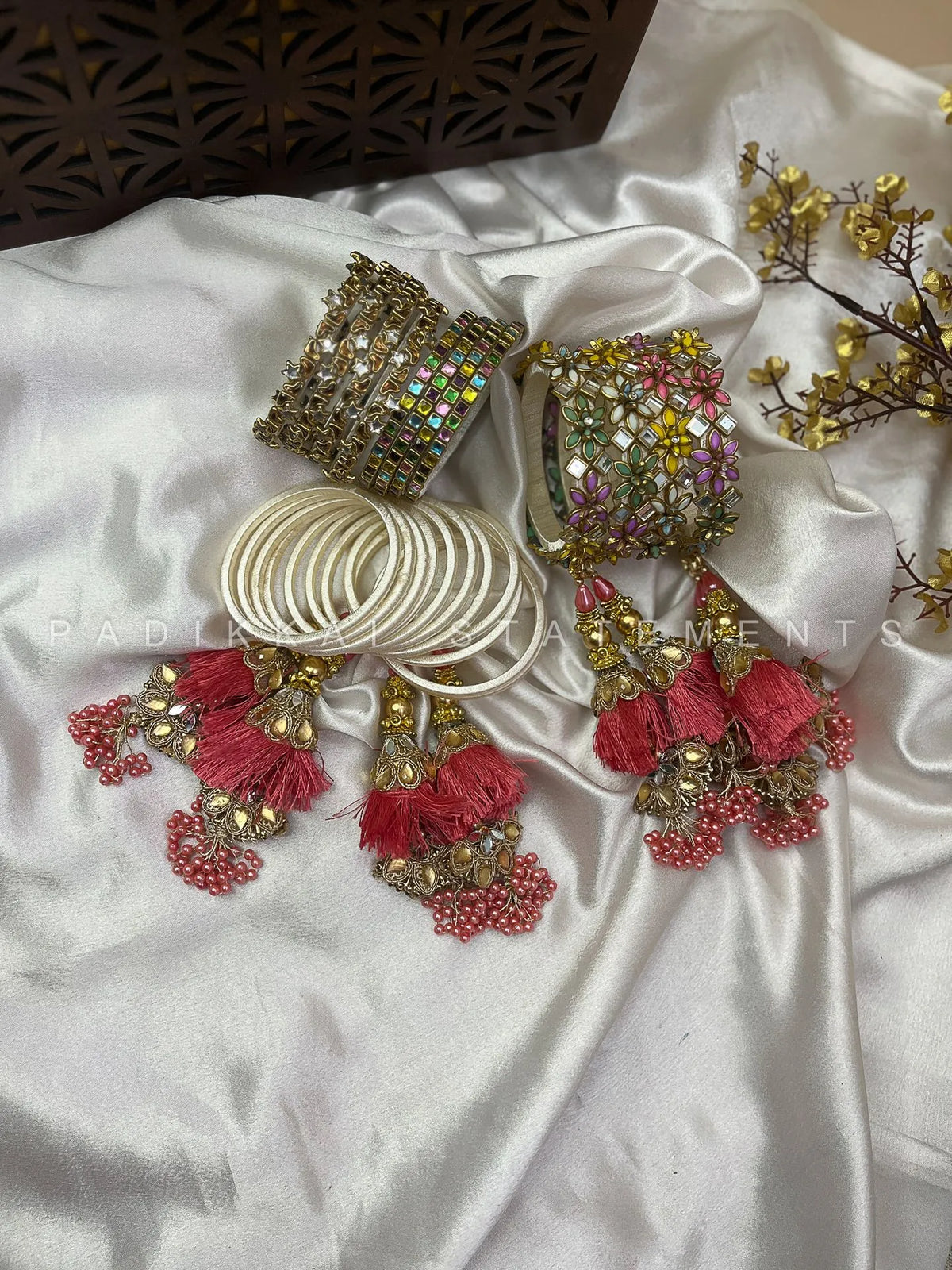 Ivory White Kundan Bangles for Bride |  Pastel Mela – image 4