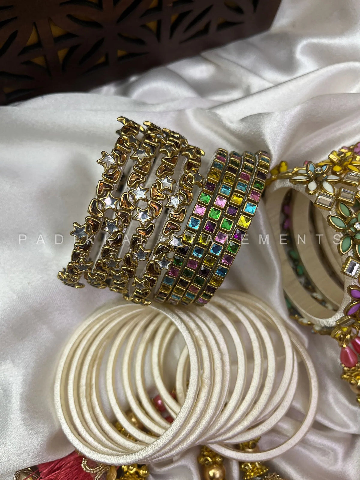 Ivory White Kundan Bangles for Bride |  Pastel Mela – image 2