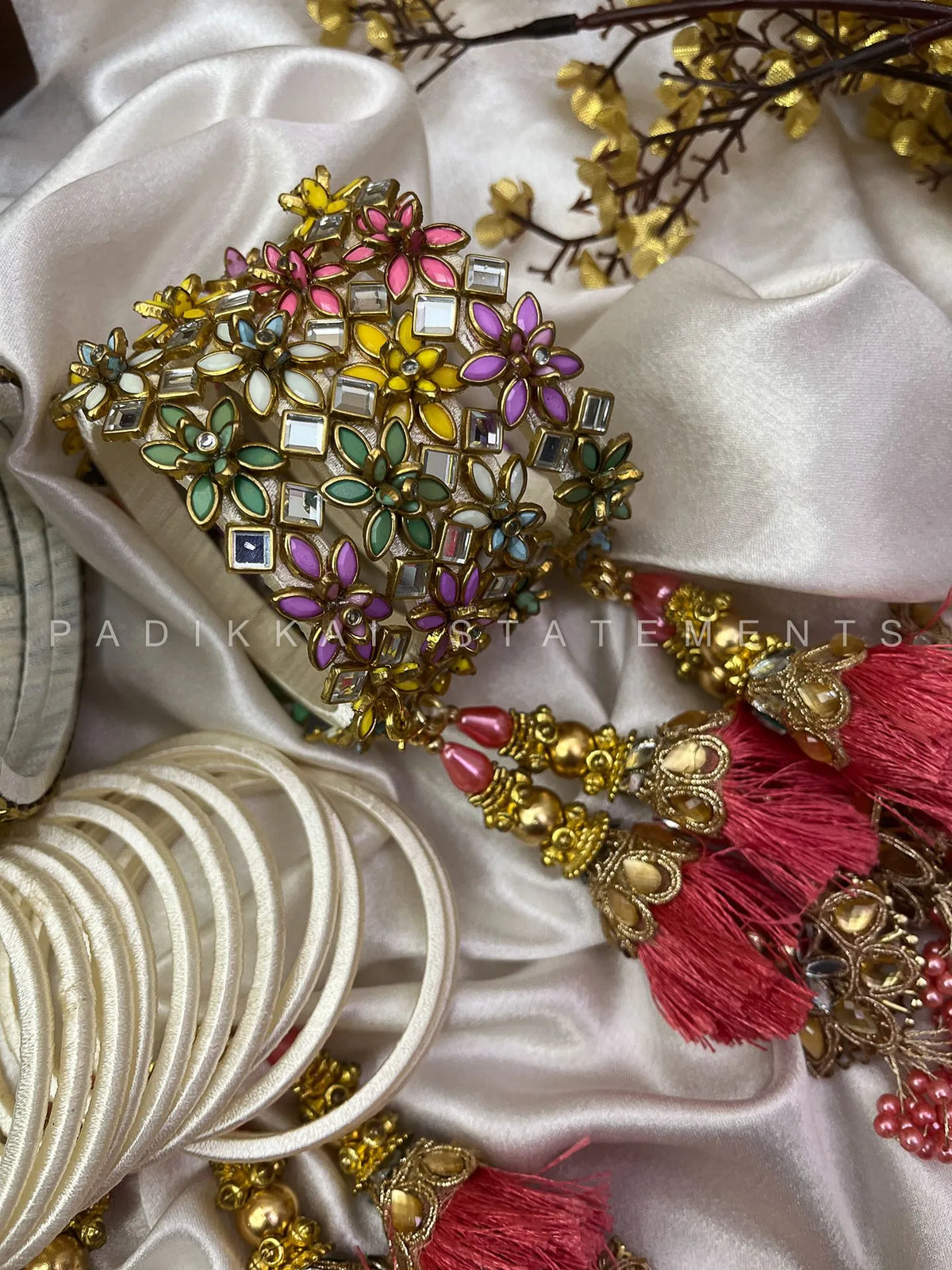 Ivory White Kundan Bangles for Bride |  Pastel Mela – image 3