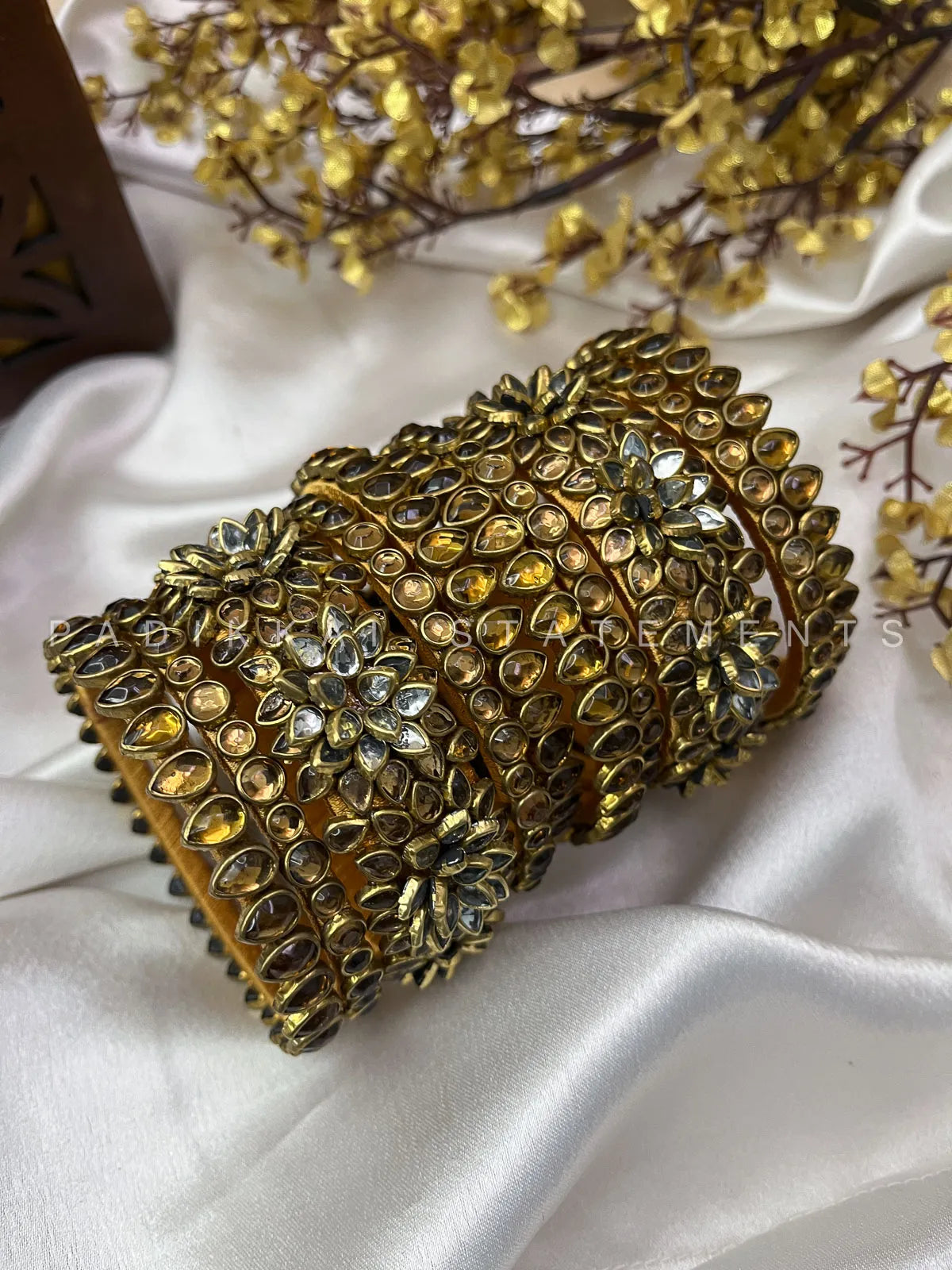 Golden Aura Floral Kundan Set - Gold and Ivory