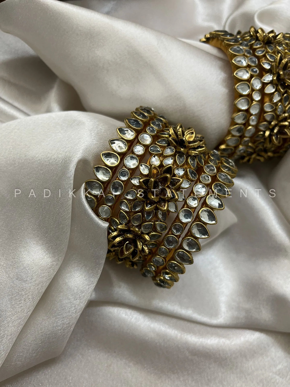 Ivory Aura Floral Kundan Set - Ivory and Gold – image 2