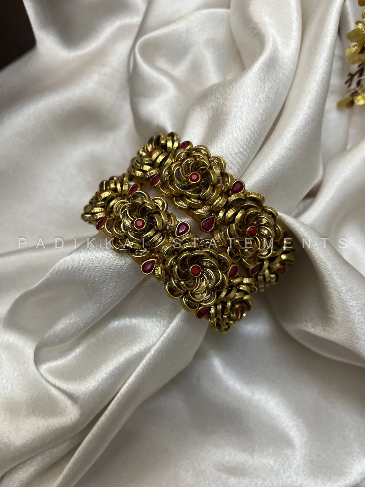 Rosette Kundan Set - Maroon and Gold – image 2