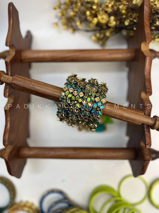 Leela Mayura Latkan Kundan Bangle Set – Parrot Green, Peacock Blue and Antique Gold – image 3