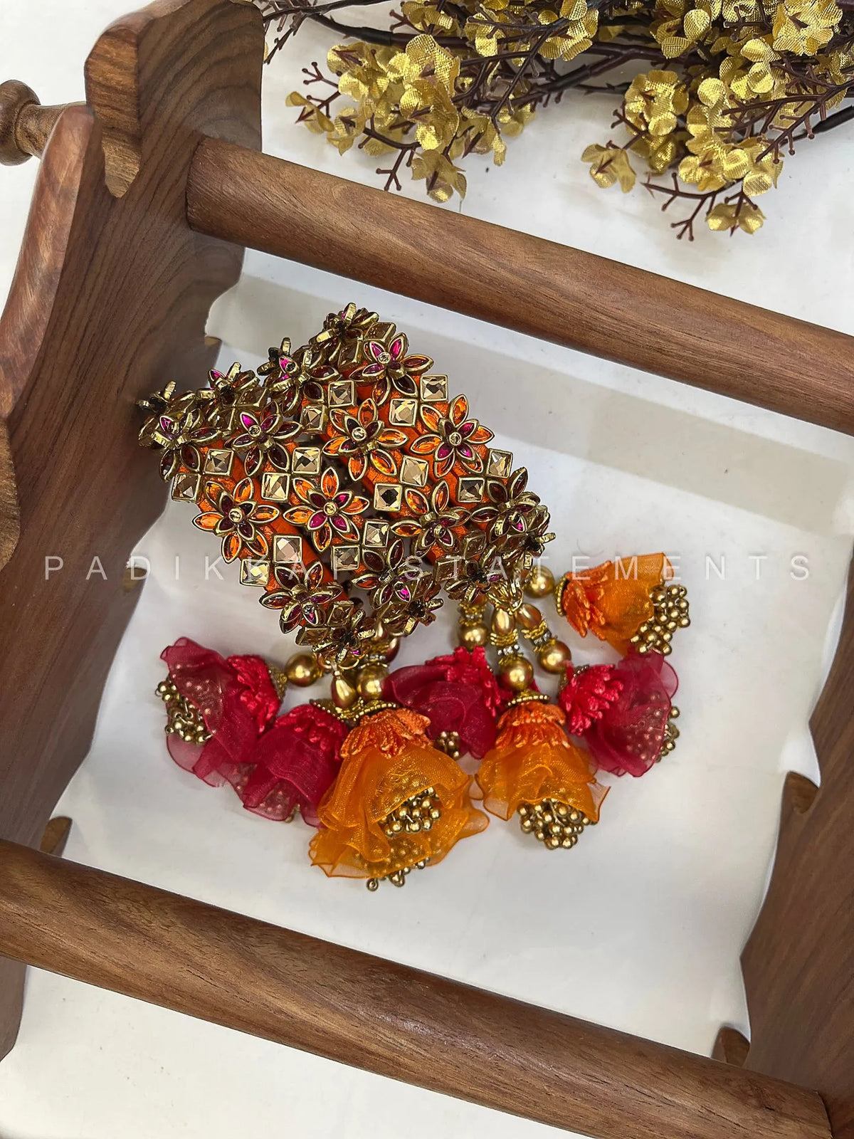 Leela Mayura Latkan Kundan Bangle Set – Saffron Orange, Rani Pink and Antique Gold – image 3